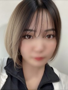高山エミリー