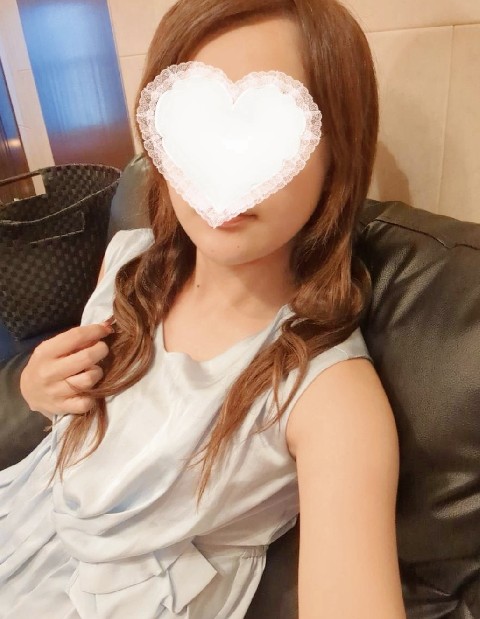 秋月ルリ
